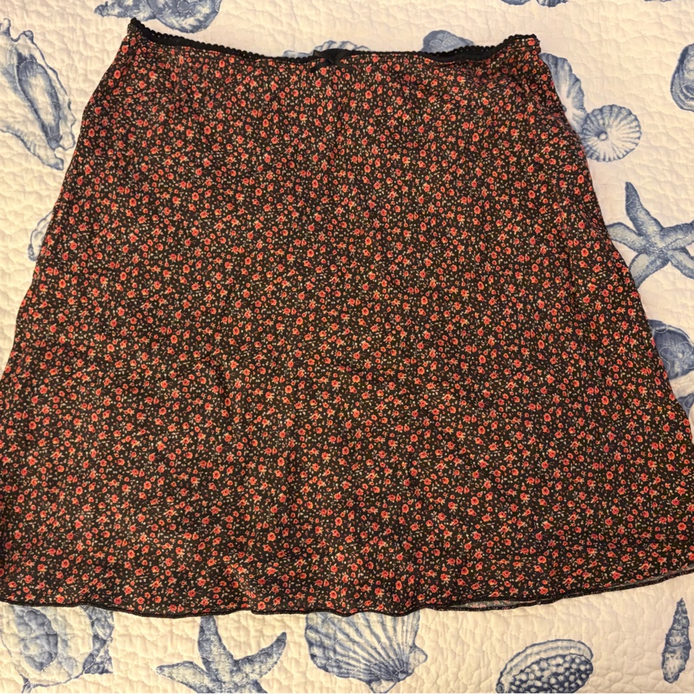 Brandy Melville Black and red Skirt